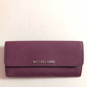 NWT Michael Kors Jet Set Travel Wallet